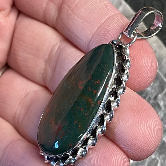Heliotrope Bloodstone Pendant Stone Crystal Jewelry - Picture 5 of 6